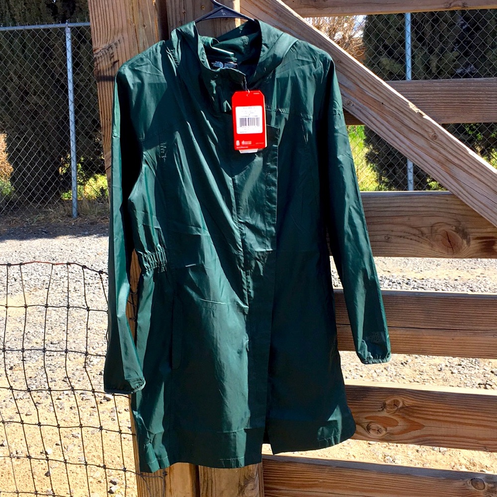 Women’s “The North Face” jacket